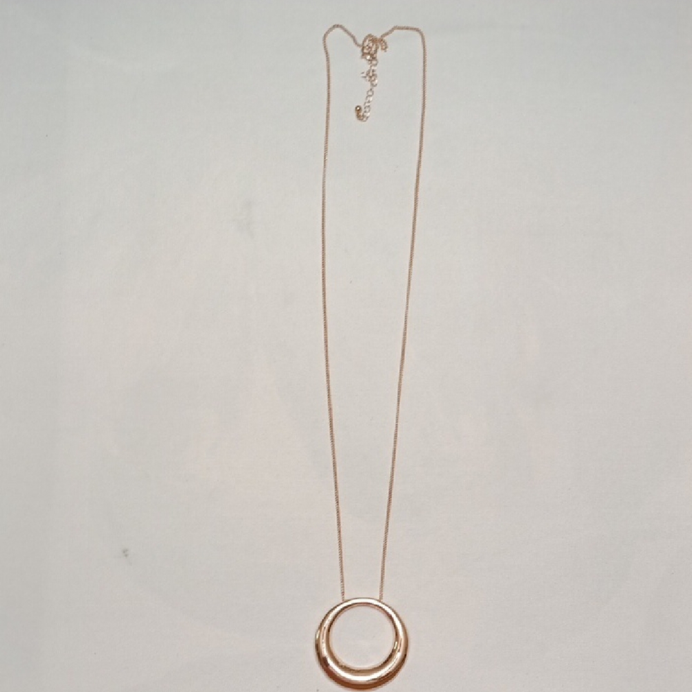 Elegant Rose Gold Circle Pendant Necklace